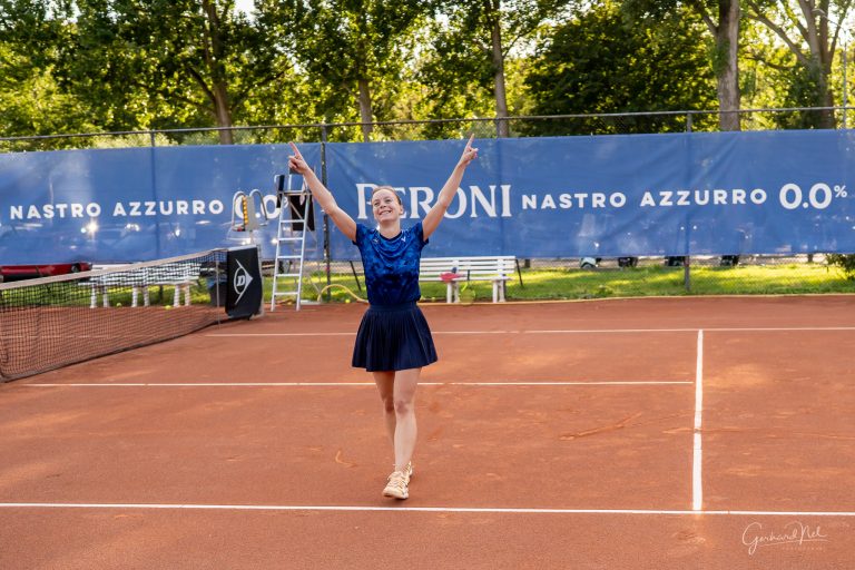 Women's Racketlon World Champion Anaïs Ben Mansour